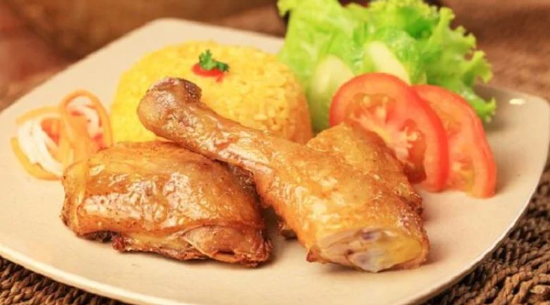 Cách làm cơm gà xối mỡ vàng giòn rụm ngon như ngoài hàng cach-lam-com-ga-xoi-mo-1